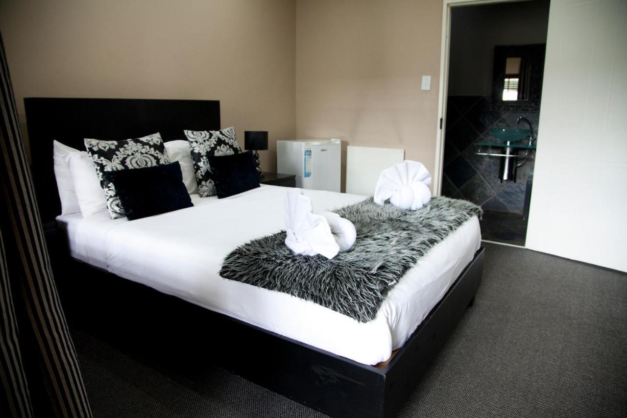 The Gables Middelburg Mpu Hotel ภายนอก รูปภาพ