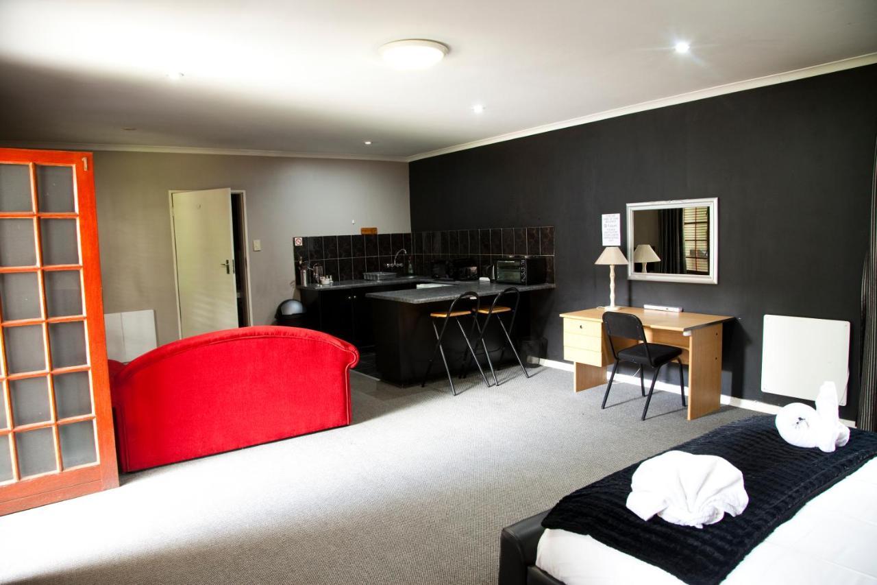 The Gables Middelburg Mpu Hotel ภายนอก รูปภาพ